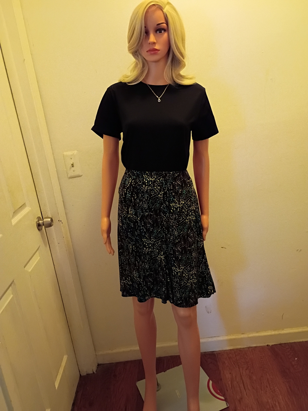 *NWOT* Women's Black Printed A-Line Skirt